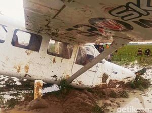 Nasib Mujur 5 Awak Pesawat yang Mendarat Darurat di Sawah Karawang