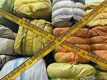 Pemerintah Buka Peluang Sumbangkan Ballpress Baju Ilegal ke Korban Bencana