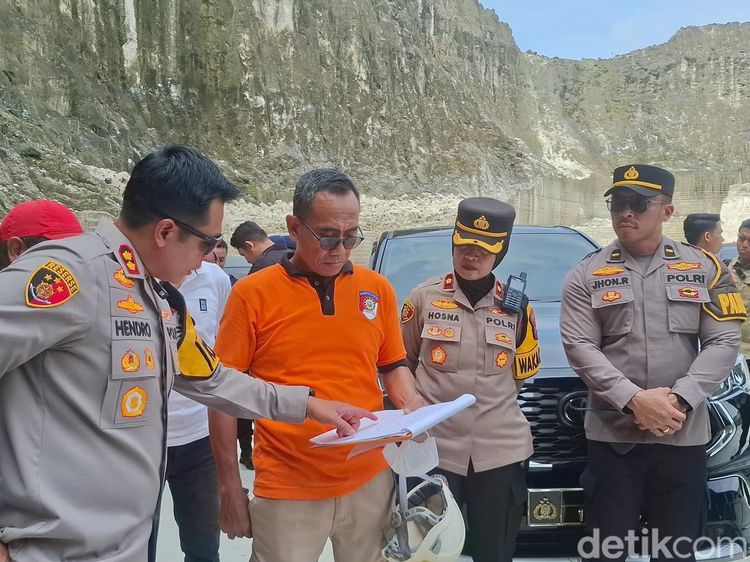 Polisi Olah TKP 6 Santri Tewas di Bekas Galian C Bangkalan