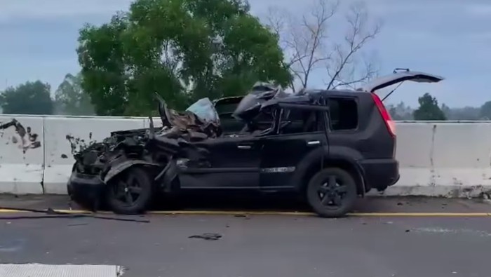Puluhan ribu butir ekstasi ditemukan di bawah jembatan, tak jauh dari lokasi mobil mengalami kecelakaan di Tol Sumatra jalur B Terbanggi-Bakauheni Km 136. (dok IG @korem_043_garuda_hitam)