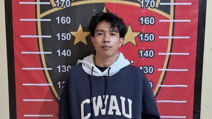 RA saat diamankan Unit Reskrim Polsek Sungai Pinang.