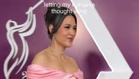 Momen Raisa lari menggunakan gaun panjang high heels menjadi sorotan. Foto: TikTok @raisa6690