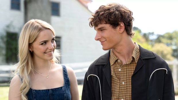 Cuplikan adegan dalam film Regretting You (2025).