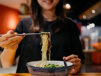 Restoran Korea Ogah Terima Pengunjung yang Datang Sendirian, Netizen Geram