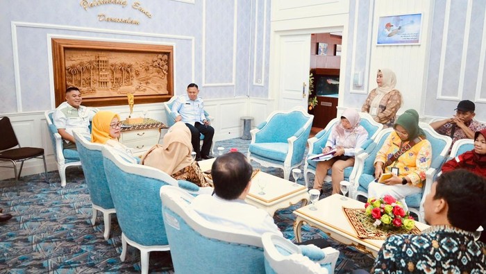 Sekda Palembang Aprizal Hasyim, memimpin langsung audiensi yang membahas potensi kolaborasi di sektor investasi