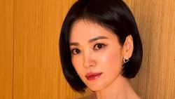Bukan Soal Cantik, Ini yang Dipikirkan Song Hye Kyo Saat Bercermin