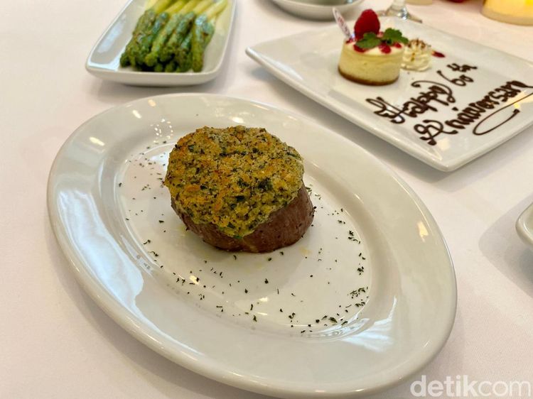 Spesial! Restoran Steak Ikonik Ini Rilis Menu Khusus Anniversary 60 Tahun