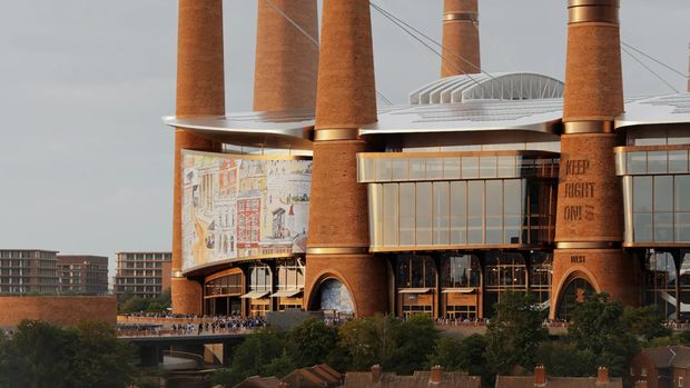 Stadion baru milik Birmingham City yang sangat unik karena dikelilingi oleh cerobong asap.