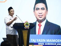 Saat Warga Gondoruso Lumajang Bahu Membahu Terjang Banjir Lahar Semeru