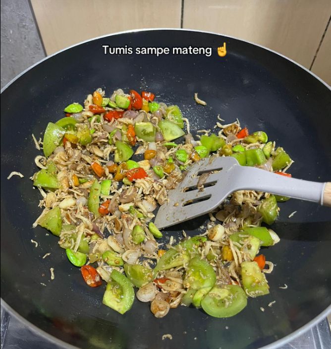 Teri Party ala Selebgram Vicky Alaydrus