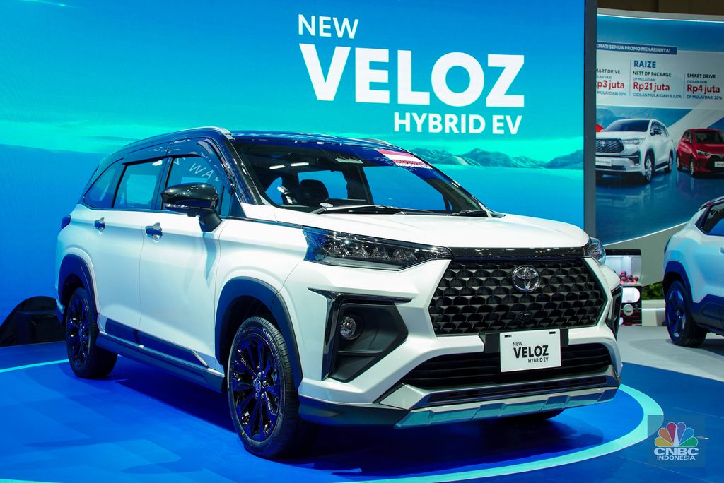 Toyota merilis 3 kendaraan elektrifikasi sekaligus di GJAW 2025, Jakarta, Jumat (21/11/2025). (CNBC Indonesia/Ferry Sandi)