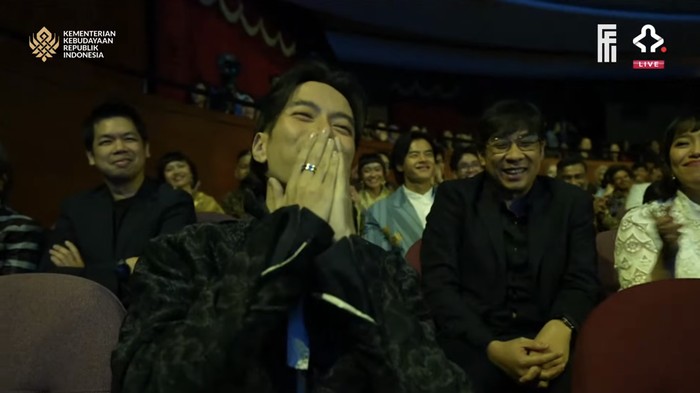 Vidi Aldiano ikut terharu melihat Sheila Dara dapat Piala Citra FFI 2025.