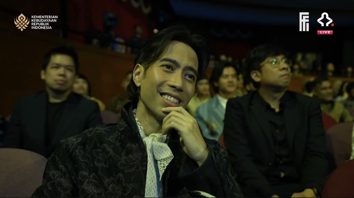 Vidi Aldiano ikut terharu melihat Sheila Dara dapat Piala Citra FFI 2025.