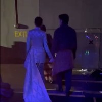 Setelah acara, keduanya pun tampak meninggalkan ruangan dengan bergandengan tangan. Foto: Instagram/@vidialdiano