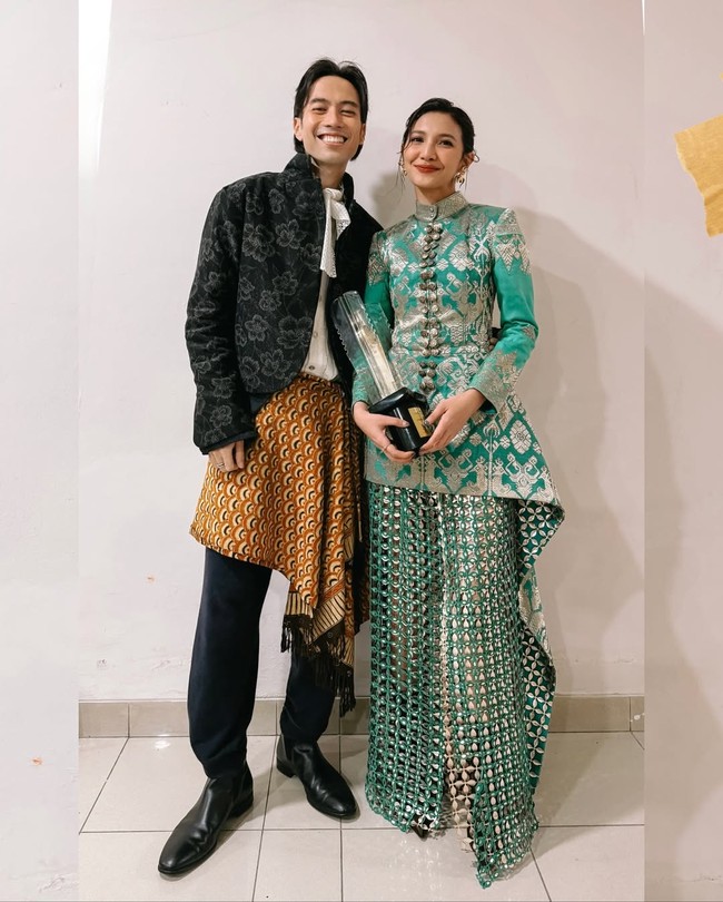 Vidi Aldiano terlihat menghadiri malam puncak Festival Film Indonesia (FFI) 2025. Sebelumnya Vidi diketahui sempat mengumumkan keputusannya untuk hiatus sementara untuk fokus pengobatan dan pemulihan kanker ginjalnya. Foto: dok instagram Vidi Aldiano