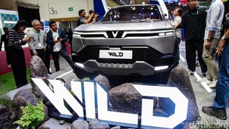 VinFast Kenalkan Limo Green dan VF Wild di GJAW 2025
