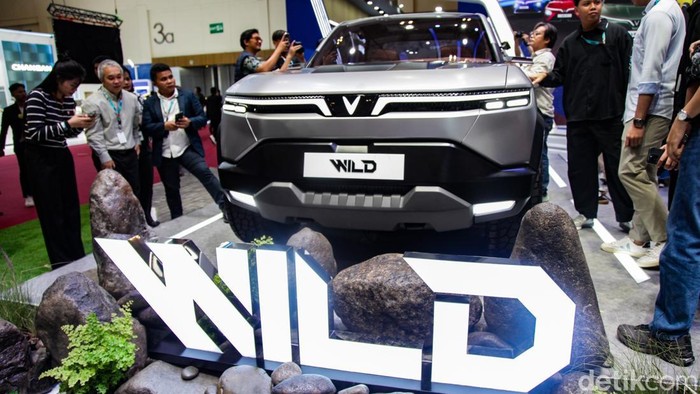 VinFast, merek kendaraan listrik Vietnam di bawah Vingroup, menghadirkan dua model baru pada ajang Gaikindo Jakarta Auto Week (GJAW) 2025 di ICE BSD City, Jumat (21/11/2025).