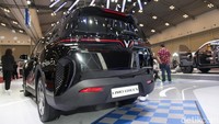 Harga VinFast Limo Green masih belum diumumkan. Begitu pula VF Wild karena masih mobil konsep.