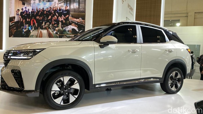 Wuling Alvez terbaru yang meluncur di GJAW 2025