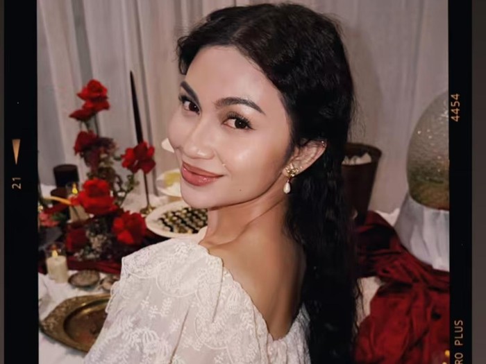 Ariel Tatum rayakan ulang tahun ke-29.