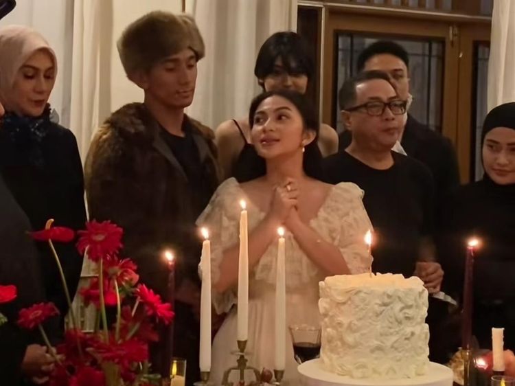 Keseruan Ultah ke-29 Ariel Tatum, Daffa Wardhana Jadi Count Orlok di Nosferatu