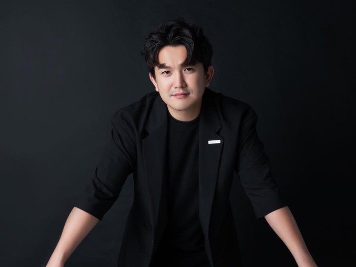 Hairstylist asal Malaysia Glen Hew.