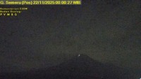 Berstatus Awas, Gunung Semeru Embuskan Asap Setinggi 1.000 Meter