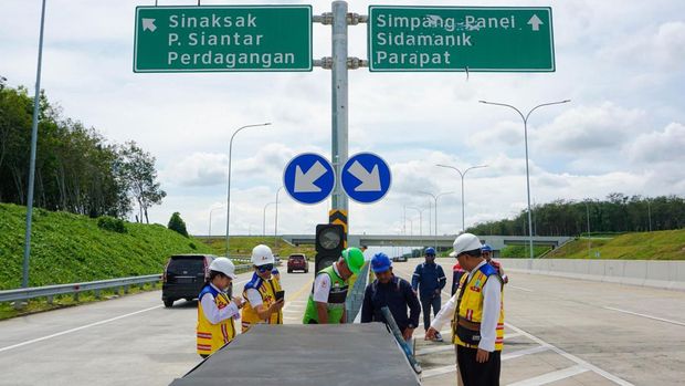 Jalan Tol Kutepat Segmen Sinaksak-Simpang Panei