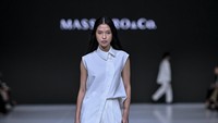Baju Hitam-Putih Timeless dalam Koleksi 10 Tahun Masshiro&Co. di JFW 2026
