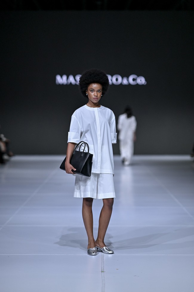 Koleksi ini menghadirkan kembali desain-desain dari Masshiro&Co. yang diperbarui dengan pendekatan modern yang tetap setia pada identitas dasar mereka. Kesederhanaan yang bermakna dan desain esensial yang timeless. (Foto: Dandy Hendrata/Jakarta Fashion Week)