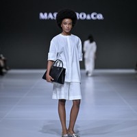 Koleksi ini menghadirkan kembali desain-desain dari Masshiro&Co. yang diperbarui dengan pendekatan modern yang tetap setia pada identitas dasar mereka. Kesederhanaan yang bermakna dan desain esensial yang timeless. (Foto: Dandy Hendrata/Jakarta Fashion Week)