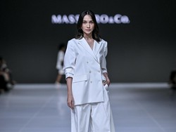 Putih Jadi Warna 2026, Pantone Dihujani Kritik dan Tuduhan Tonedeaf