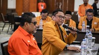 Inisiatif ini sebelumnya telah dibahas dalam pertemuan di Partai Perindo pada 22 Agustus 2025, kemudian di Partai Hanura pada 25 September 2025, serta di Partai Bintang pada 30 Oktober 2025. Pertemuan lanjutan di Jakarta ini menjadi momen penguatan agenda bersama menuju konsolidasi yang lebih terstruktur.
