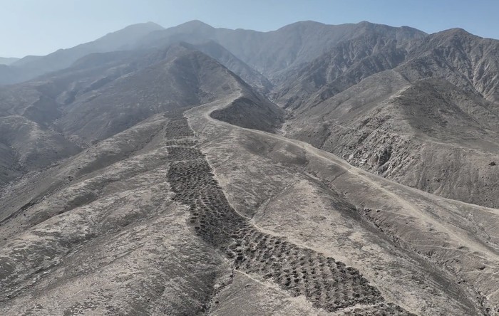 Lubang di gunung ular