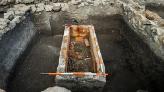 Makam Wanita Muda yang Tak Tersentuh Ribuan Tahun Dibuka