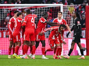 Bayern Vs Freiburg: Michael Olise Gacor, Die Roten Menang 6-2