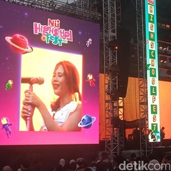 Amin Paling Serius! Momen Magis Sal Priadi dan Nadin Amizah di Highschool Fest