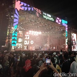 Remember November 2025 Hari Pertama Sukses Bawa Penonton Bernostalgia: Seru Banget