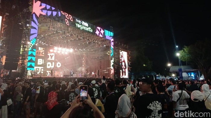 Remember November 2025