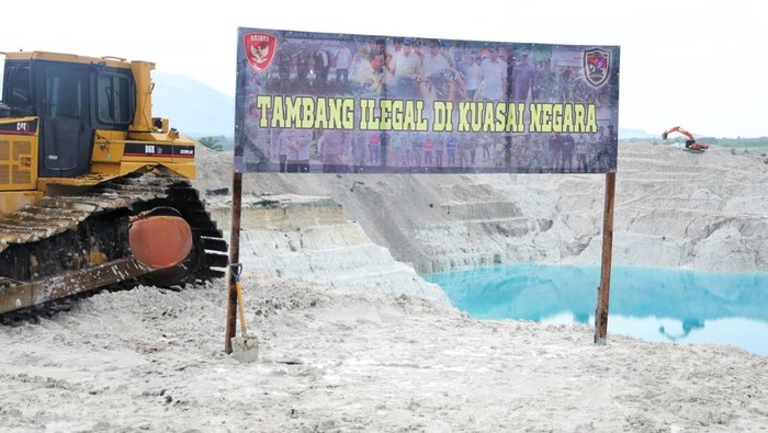 Satgas PKG tindak tambang timah ilegal di Bangka Tengah, Kepulauan Bangka Belitung (Babel). (dok Puspen TNI)