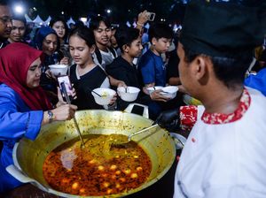 Seribu Porsi Laksa Dibagikan Gratis untuk Lestarikan Kuliner Khas Tangerang