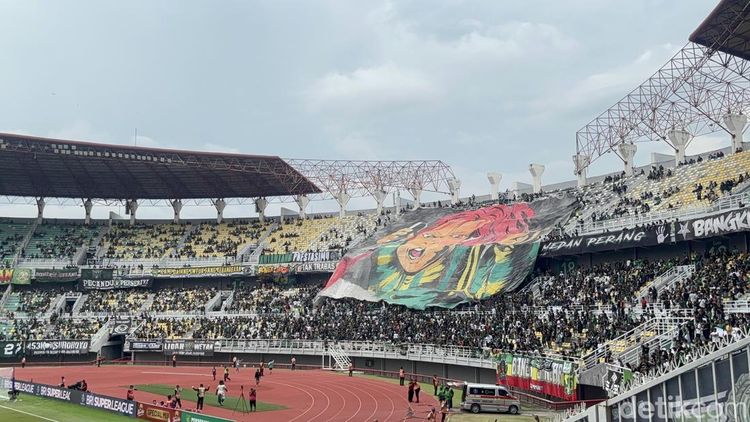 Potret Bonek saat Persebaya Ditahan Imbang Arema FC di Stadion GBT
