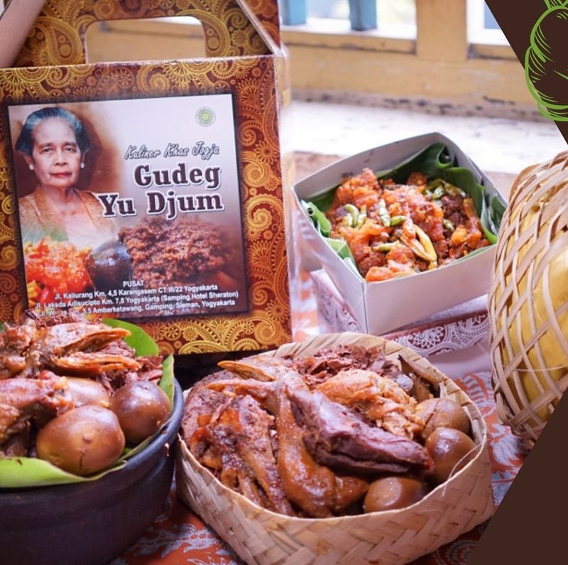 Tempat Makan Laris dengan Logo Foto Pemilik