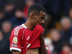 Isak masih belum bikin gol di lima laga Liga Inggris dan empat laga di Liga Champions (REUTERS/Phil Noble)