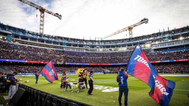 Barcelona akhirnya kembali memainkan laga di Camp Nou usai direnovasi selama 2,5 tahun.