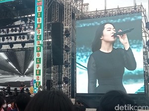 Bernadya Buka Terapi Patah Hati di Highschool Fest