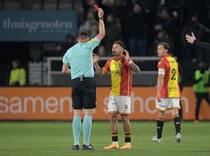 Dean James Dapat Kartu Merah, Go Ahead Eagles Kalah dari Heracles