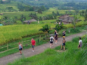 Wisatawan Mancanegara Kini Didorong Jelajahi Indonesia Lebih Dalam