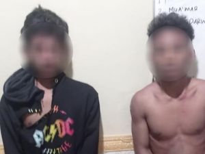 2 Remaja Babak Belur Dihajar Warga Usai Jambret HP di Bima