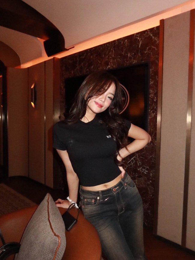 Selebgram adik mendiang Bibi Ardiansyah itu mewakili Indonesia. Selain Fuji, nama selebriti Indonesia yang juga masuk ialah Carmen. Carmen menduduki posisi 48. Foto: dok Instagram fuji_an